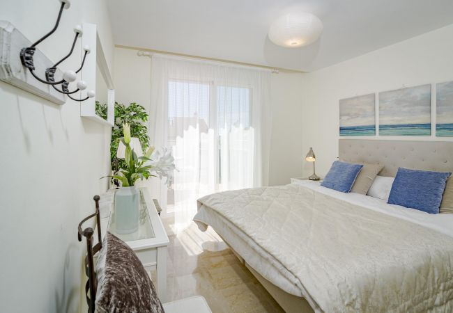 Lejlighed i Marbella - AR23 - Holiday flat, Puerto Banus by Roomservices