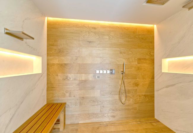 Villa i Marbella - Contemporary & Very Spacious Villa Puerto Banus