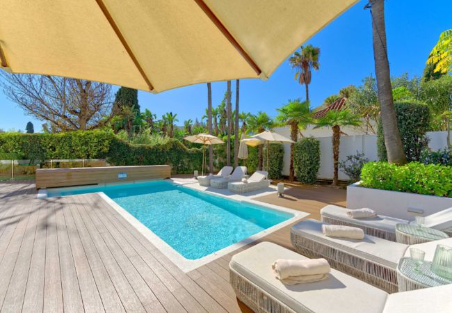 Villa i Marbella - Contemporary & Very Spacious Villa Puerto Banus