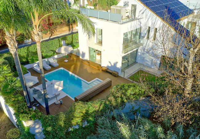 Villa i Marbella - Contemporary & Very Spacious Villa Puerto Banus