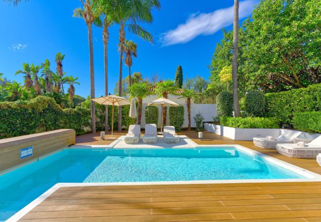 Villa i Marbella - Contemporary & Very Spacious Villa Puerto Banus