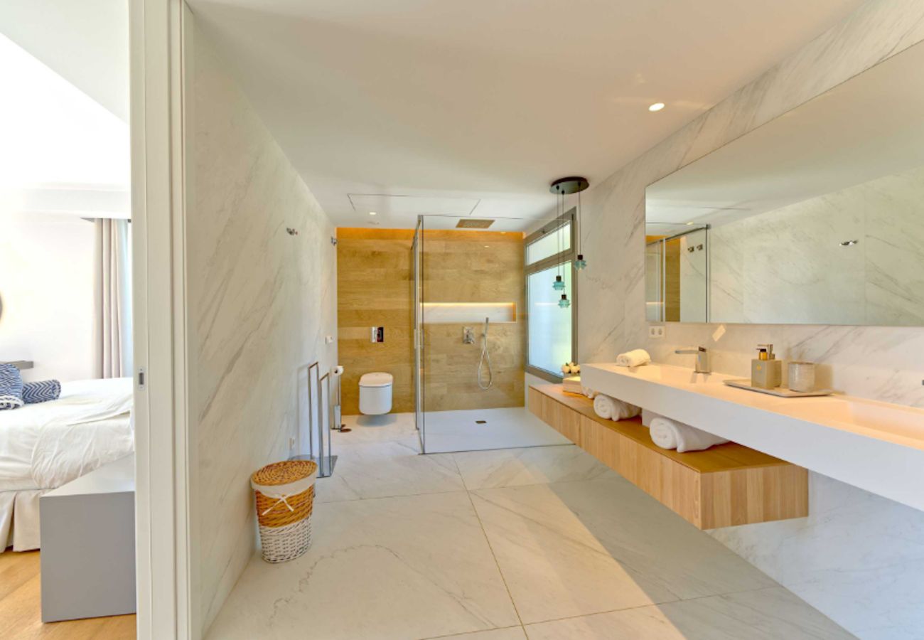 Villa i Marbella - Contemporary & Very Spacious Villa Puerto Banus
