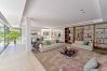 Villa i Marbella - Contemporary & Very Spacious Villa Puerto Banus