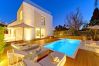 Villa i Marbella - Contemporary & Very Spacious Villa Puerto Banus