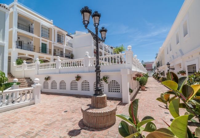 Byhus i Nueva andalucia - AP128- Big townhouse - sunny side of Aloha Pueblo