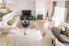 Byhus i Nueva andalucia - AP128- Big townhouse - sunny side of Aloha Pueblo