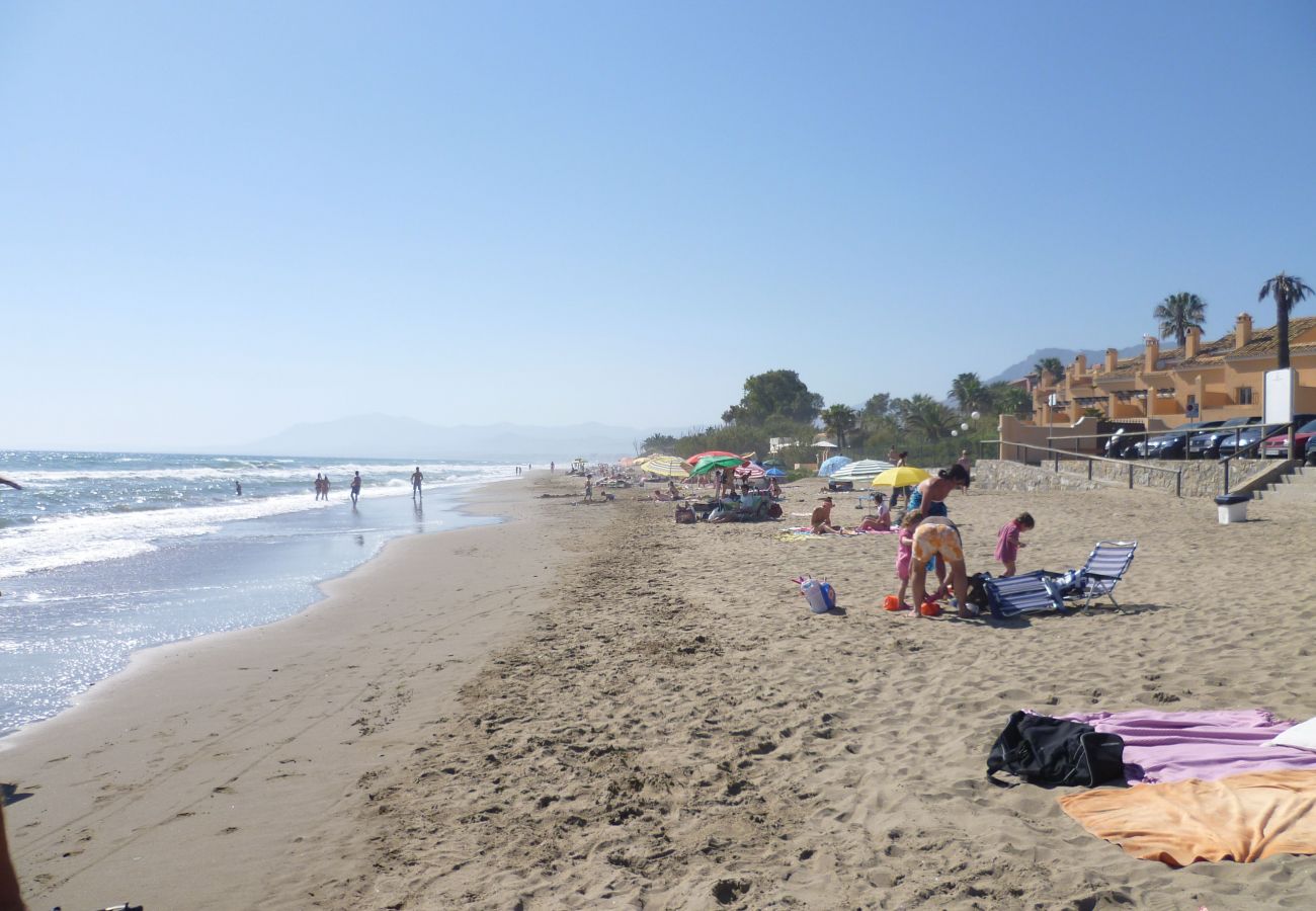 Lejlighed i Marbella - Luxurious Penthouse with Spa Amenities