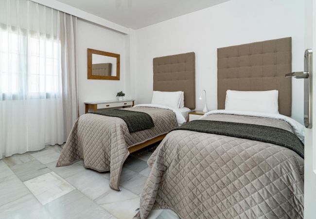 Lejlighed i Nueva andalucia - AB4 - vacation home, Marbella by Roomservices