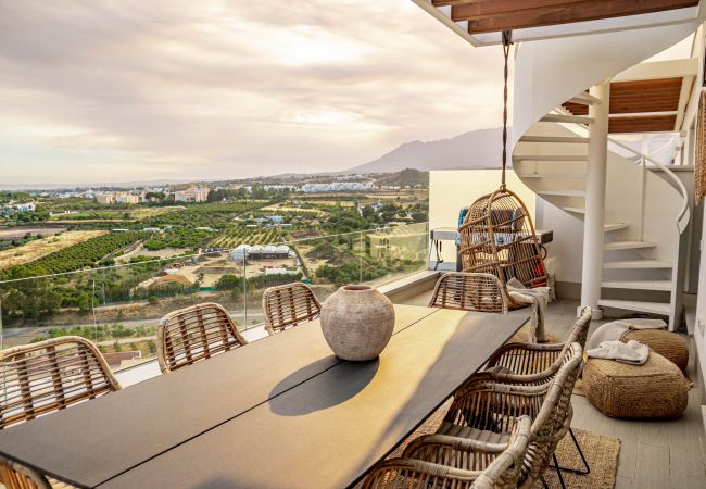 i Estepona - OV- Stunning flat in relaxing resort.