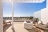 Lejlighed i Estepona - LM3.52B- Spacious family penthouse with sea view