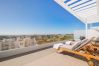 Lejlighed i Estepona - LM3.52B- Spacious family penthouse with sea view
