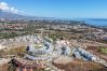 Lejlighed i Estepona - LM3.52B- Spacious family penthouse with sea view