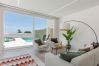 Villa i Mijas Costa - Modern Villa with Private Pool & Rooftop Terrace
