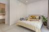Villa i Mijas Costa - Modern Villa with Private Pool & Rooftop Terrace