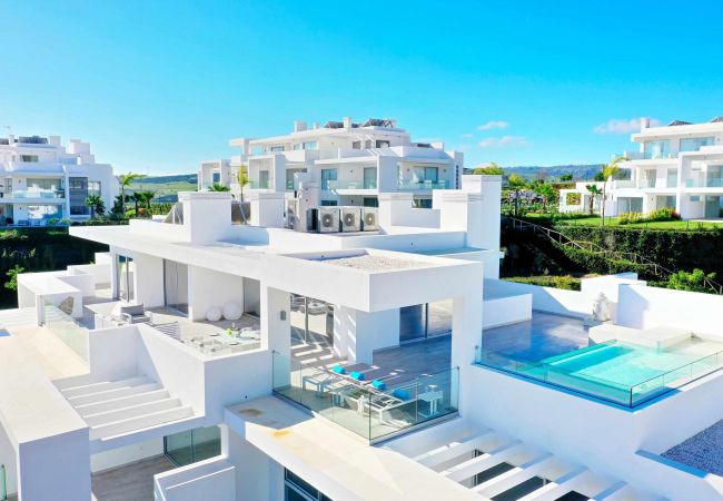 Lejlighed i Estepona - 2288 Luxury Penthouse with Private Rooftop Pool