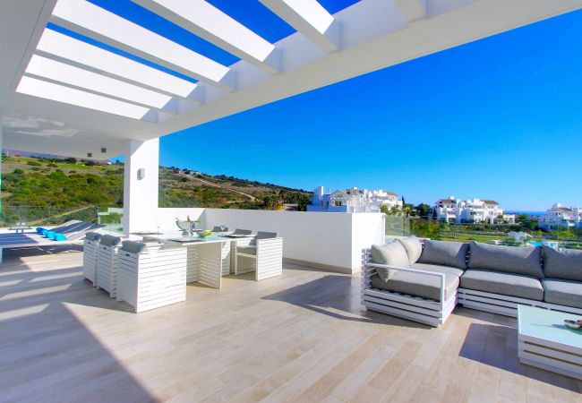 Lejlighed i Estepona - 2288 Luxury Penthouse with Private Rooftop Pool
