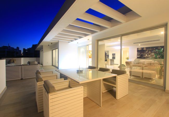 Lejlighed i Estepona - 2288 Luxury Penthouse with Private Rooftop Pool