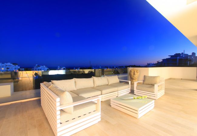 Lejlighed i Estepona - 2288 Luxury Penthouse with Private Rooftop Pool
