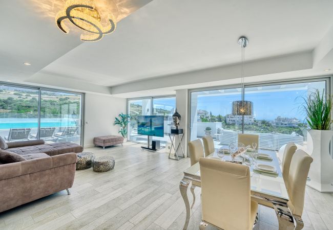 Lejlighed i Estepona - 2288 Luxury Penthouse with Private Rooftop Pool