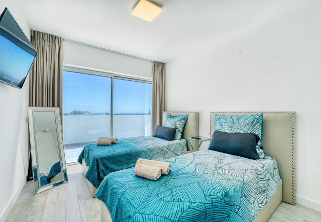 Lejlighed i Estepona - 2288 Luxury Penthouse with Private Rooftop Pool