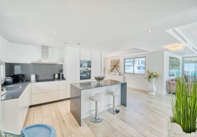 Lejlighed i Estepona - 2288 Luxury Penthouse with Private Rooftop Pool