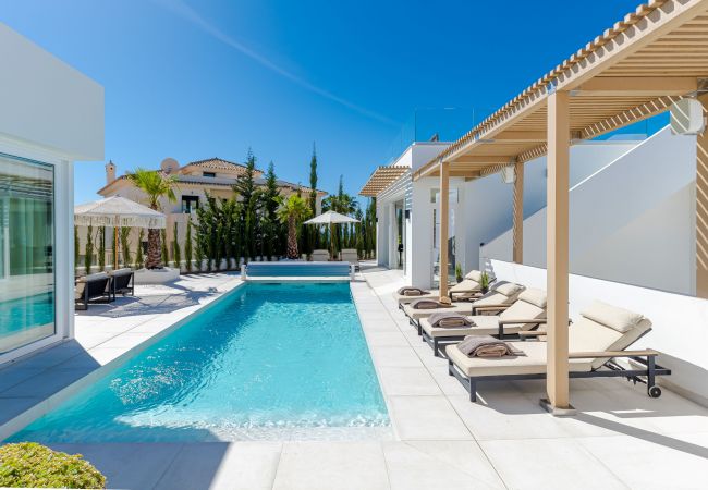 Villa i Mijas Costa - 410679 - UNIQUE & LUXURIOUS VILLA WITH HEATED POOL