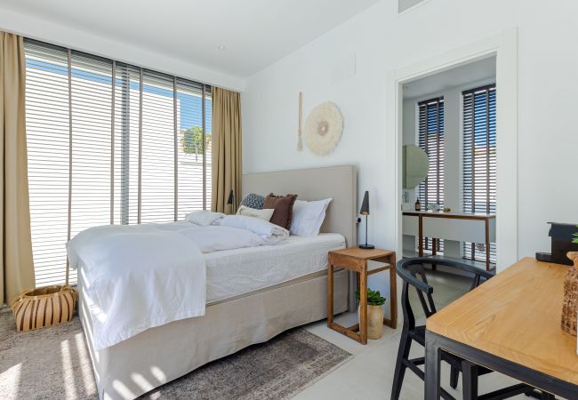 Villa i Mijas Costa - Unique & Luxurious Villa with Heated Pool!