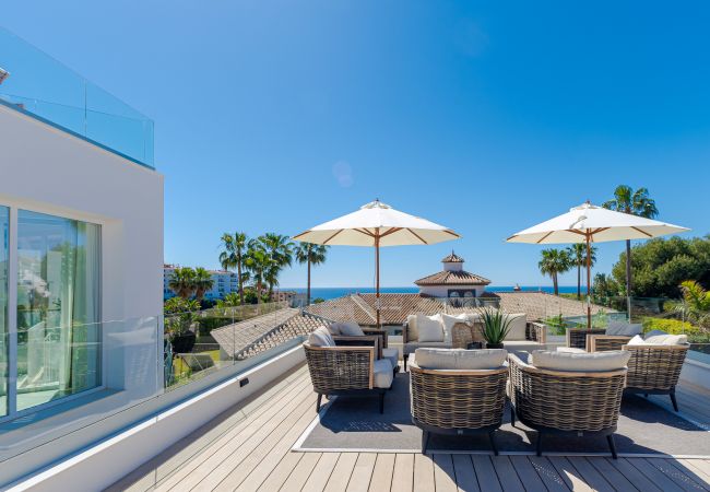 Villa i Mijas Costa - Unique & Luxurious Villa with Heated Pool!