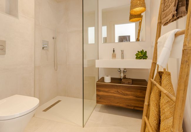 Villa i Mijas Costa - Unique & Luxurious Villa with Heated Pool!