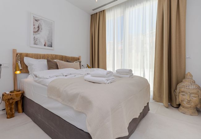 Villa i Mijas Costa - Unique & Luxurious Villa with Heated Pool!