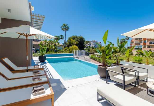 Villa i Mijas Costa - Unique & Luxurious Villa with Heated Pool!