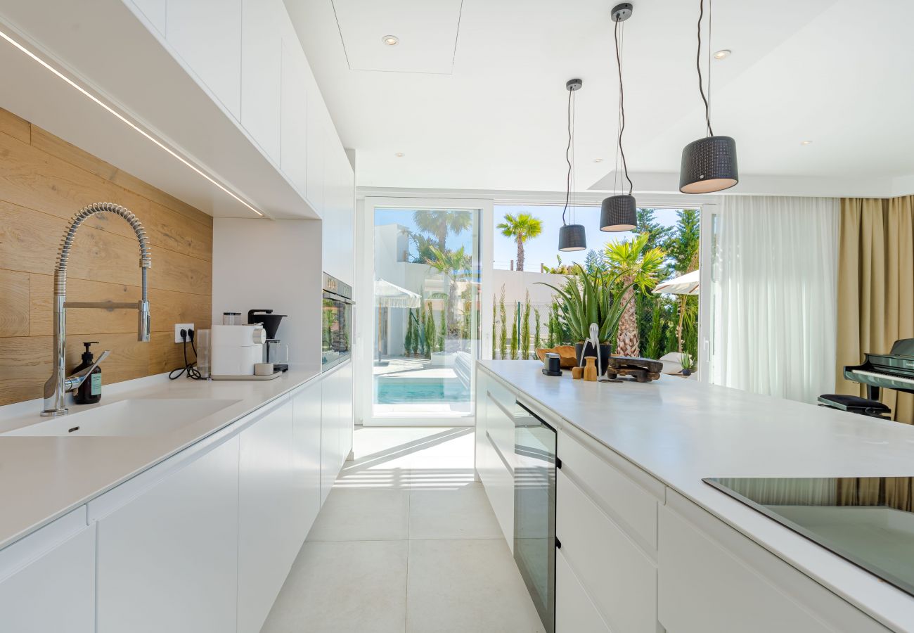 Villa i Mijas Costa - Unique & Luxurious Villa with Heated Pool!