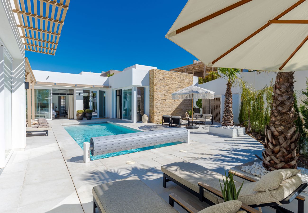 Villa i Mijas Costa - Unique & Luxurious Villa with Heated Pool!