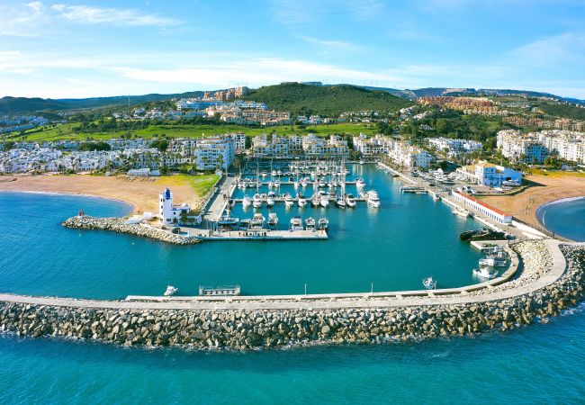 Lejlighed i San Luis de Sabanillas - 3003 Beachfront Duplex Penthouse with Stunning Sea