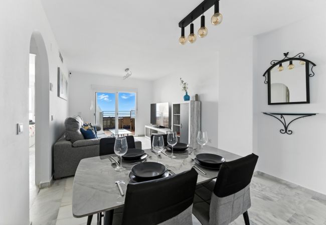 Lejlighed i San Luis de Sabanillas - 3003 Beachfront Duplex Penthouse with Stunning Sea