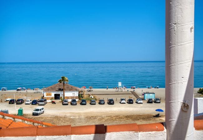 Lejlighed i San Luis de Sabanillas - 3003 Beachfront Duplex Penthouse with Stunning Sea
