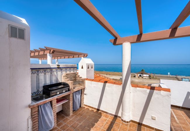 Lejlighed i San Luis de Sabanillas - 3003 Beachfront Duplex Penthouse with Stunning Sea
