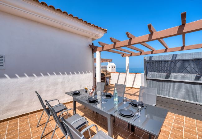 Lejlighed i San Luis de Sabanillas - 3003 Beachfront Duplex Penthouse with Stunning Sea