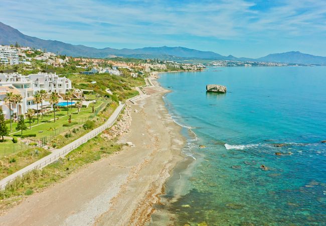 Lejlighed i Estepona - 3015 Luxury Serenity Views Apartment in Estepona
