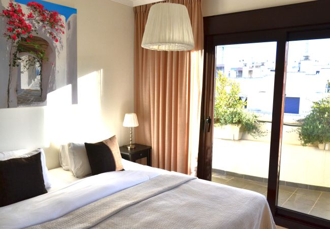 Lejlighed i Estepona - RSH14A - Terrace with hot tub and fantastic views