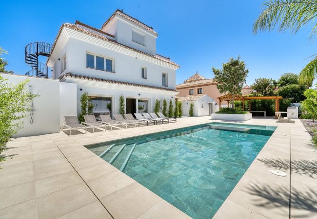 Villa i San Pedro de Alcántara - 3004 Luxury Modern Villa with Pool