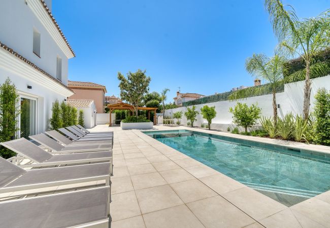 Villa i San Pedro de Alcántara - 3004 Luxury Modern Villa with Pool