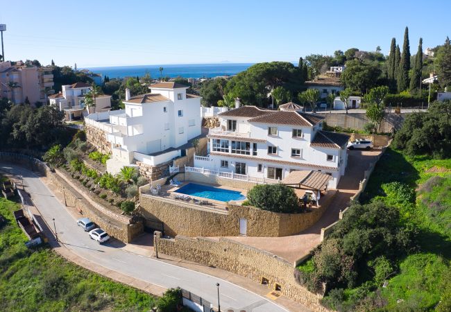 Villa i Marbella - 3077 Luxury Villa with Pool and Views in Elviria, Villa i Marbella - 3077 Luxury Villa with Pool and Views in Elviria,