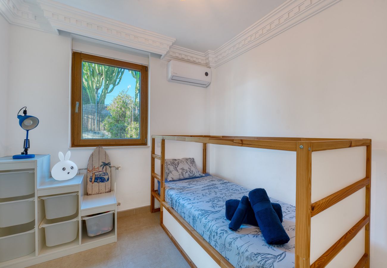 Villa i Marbella - 3077 Luxury Villa with Pool and Views in Elviria,