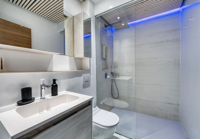 Lejlighed i Marbella - 3095 Elegant Beachside Apartment in Puerto Banús