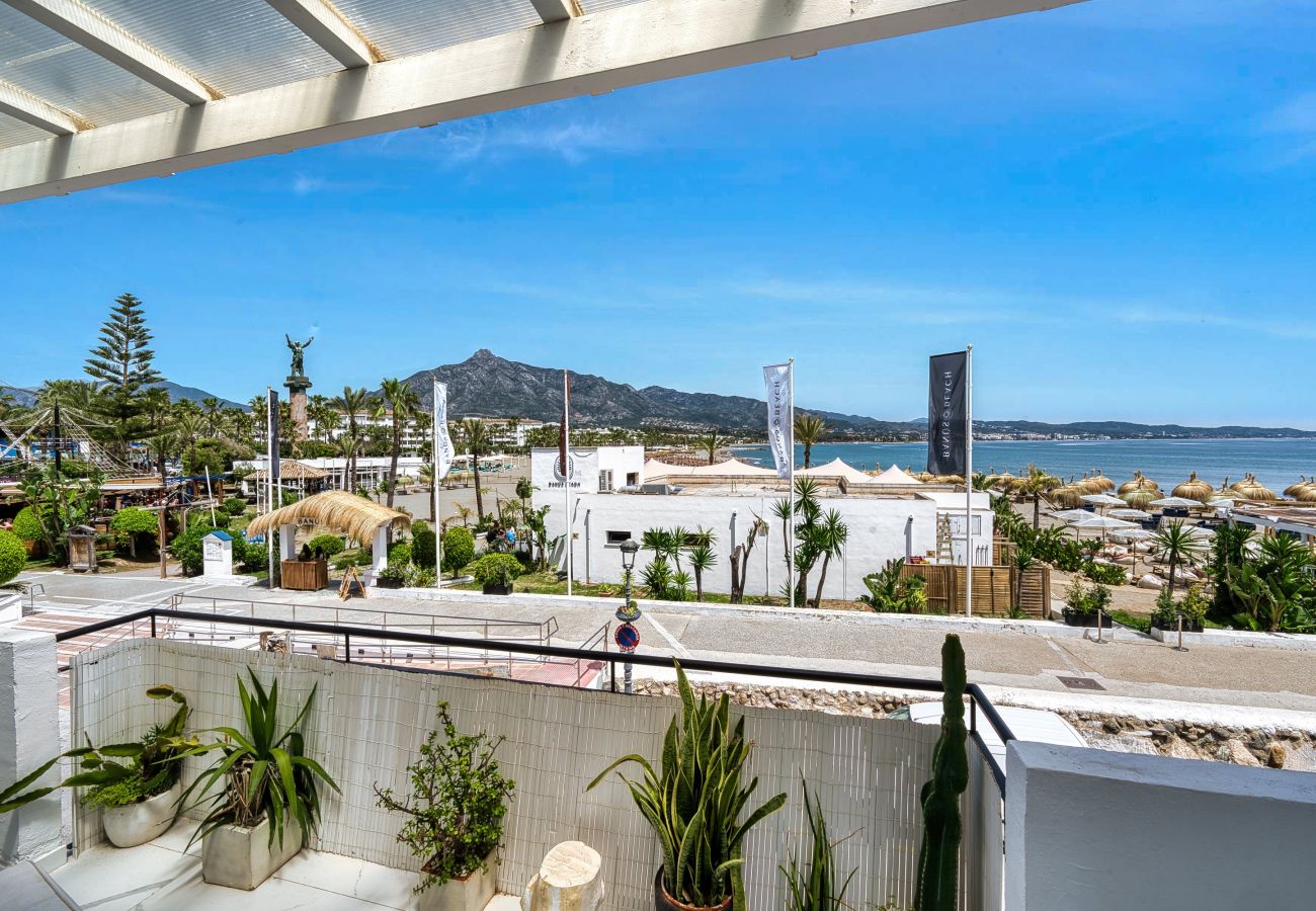 Lejlighed i Marbella - 3095 Elegant Beachside Apartment in Puerto Banús
