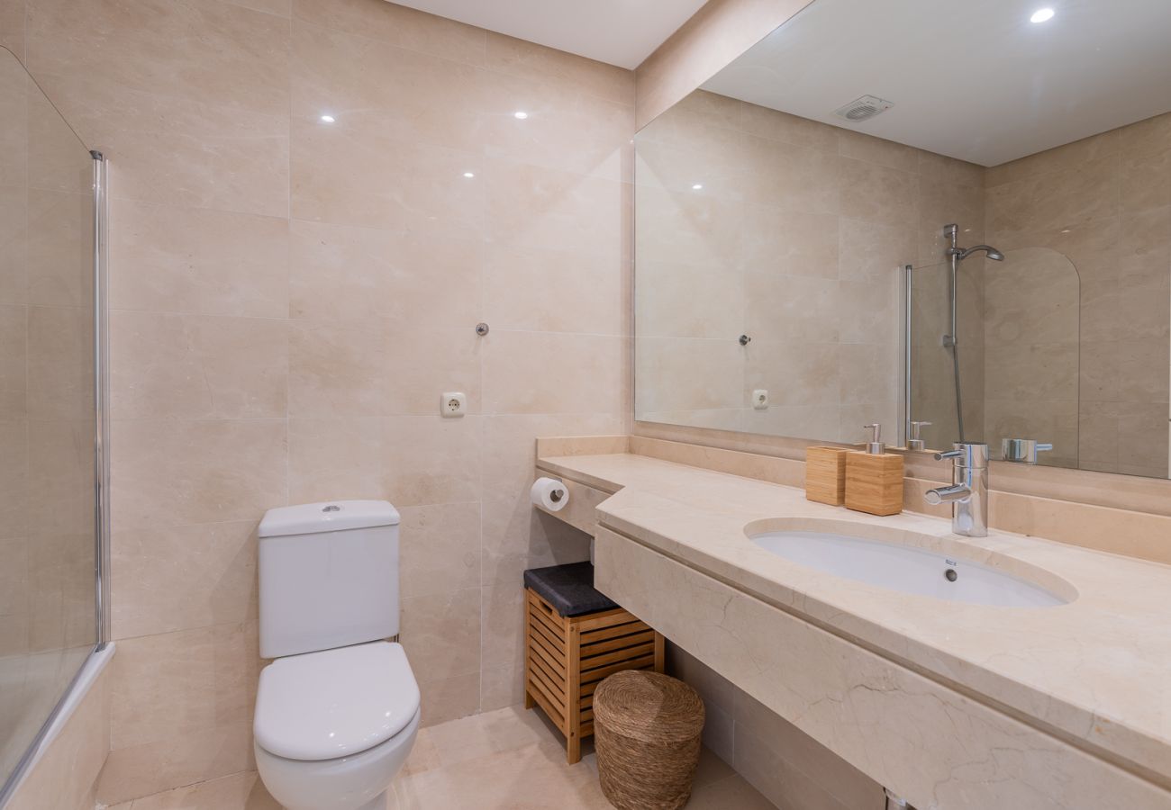 Lejlighed i Casares - Modern 2-Bed Apartment | Alcazaba Lagoon (313)