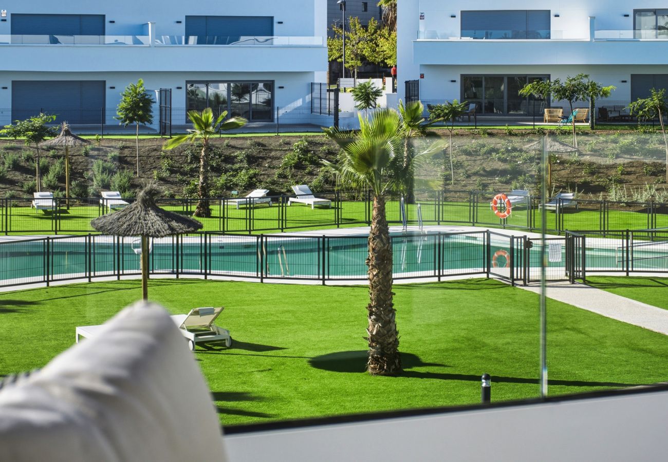 Lejlighed i Estepona - 3024 Bright apartment with terrace and pool