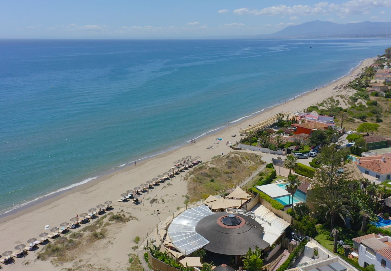 Byhus i Marbella - 3150 Seaside Home with Stunning Sea Views
