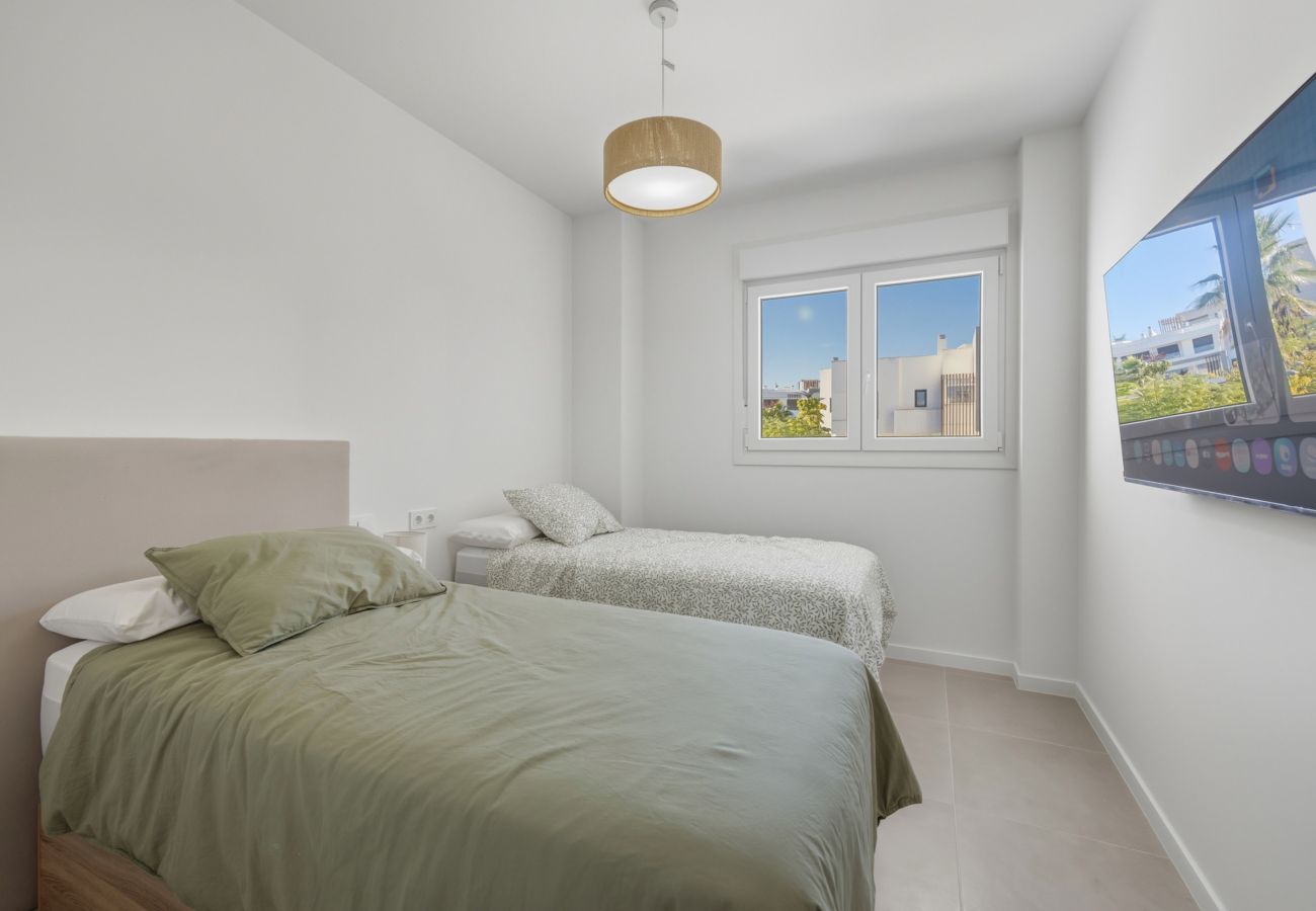 Lejlighed i Estepona - 3025 Elegant apartment with terrace and pool